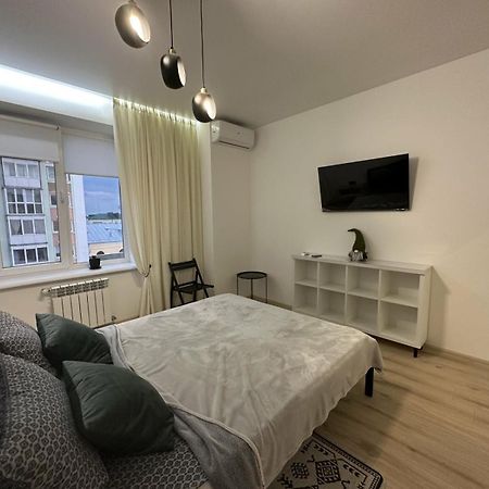 Soborna Apartment Rivne Buitenkant foto