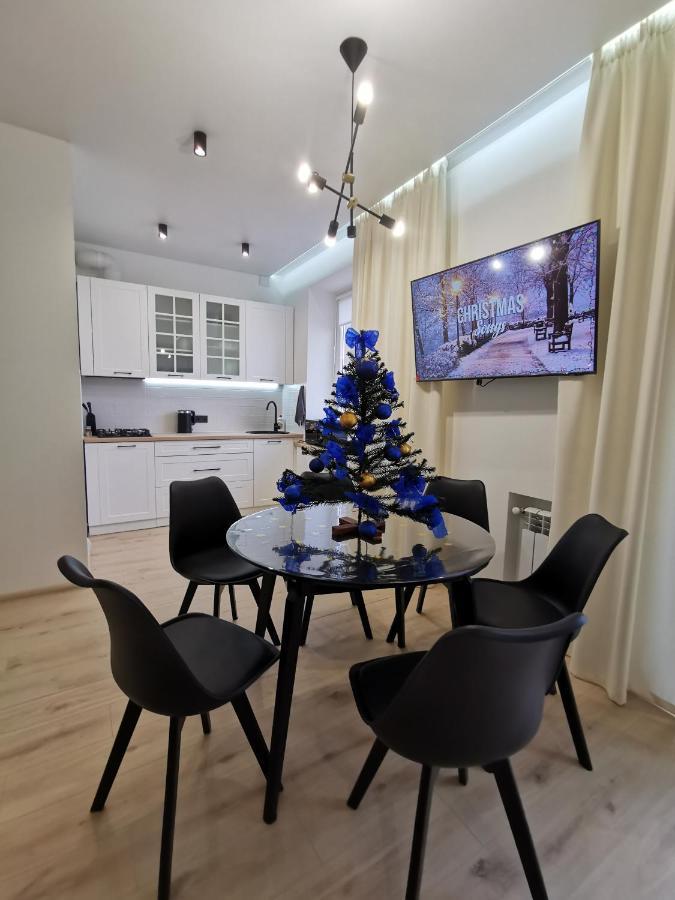 Soborna Apartment Rivne Buitenkant foto
