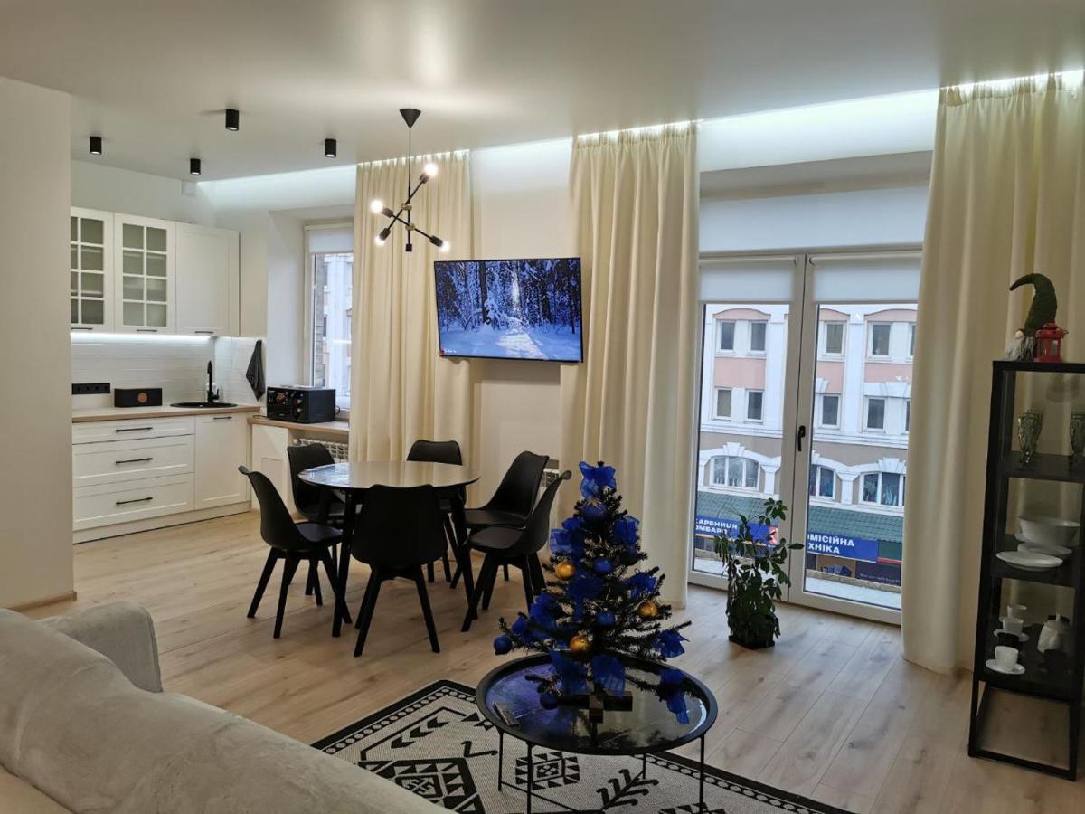 Soborna Apartment Rivne Buitenkant foto