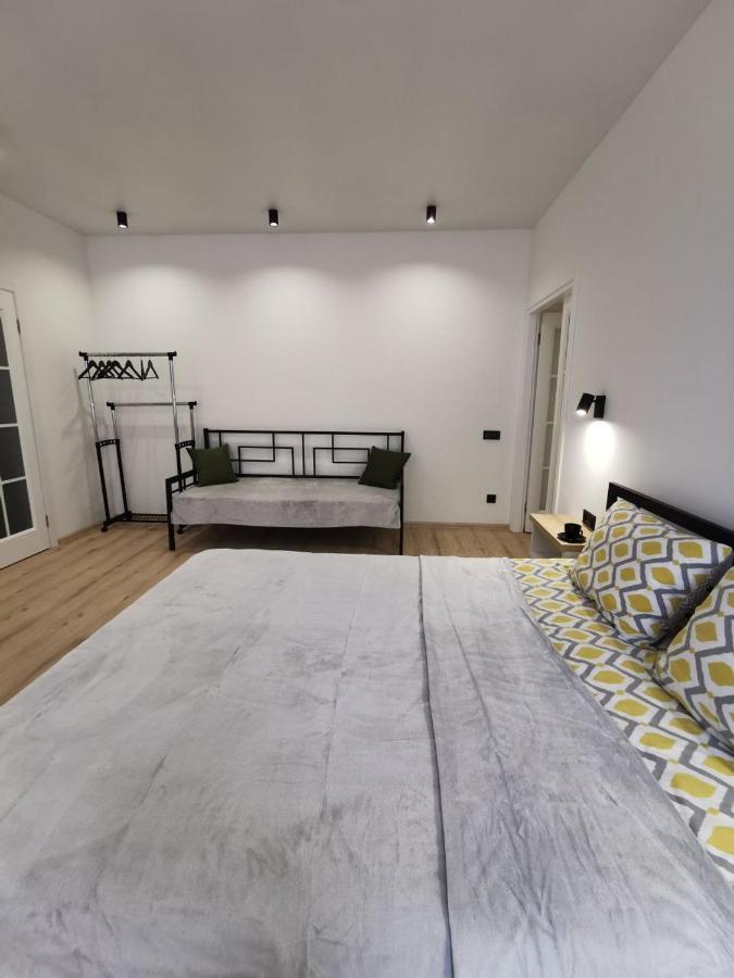 Soborna Apartment Rivne Buitenkant foto