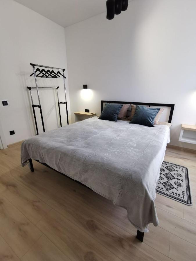 Soborna Apartment Rivne Buitenkant foto