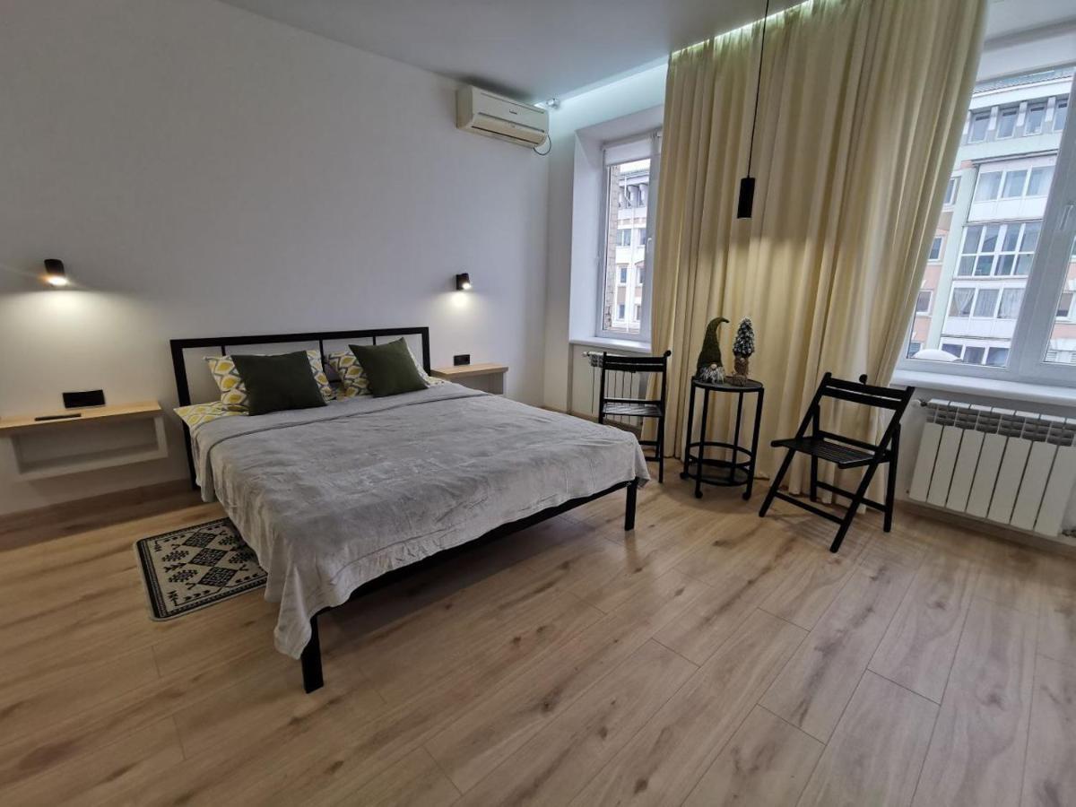 Soborna Apartment Rivne Buitenkant foto