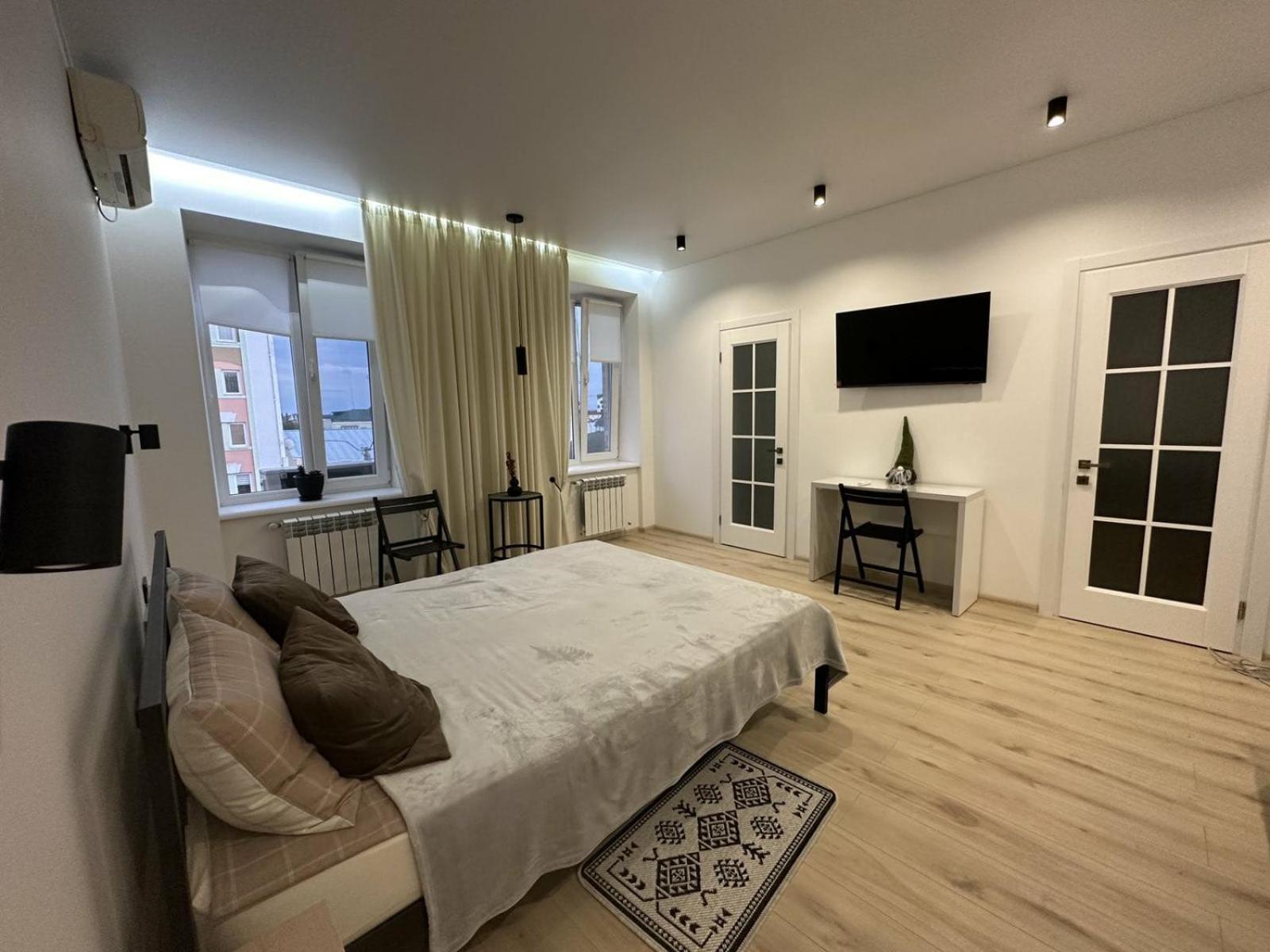 Soborna Apartment Rivne Buitenkant foto