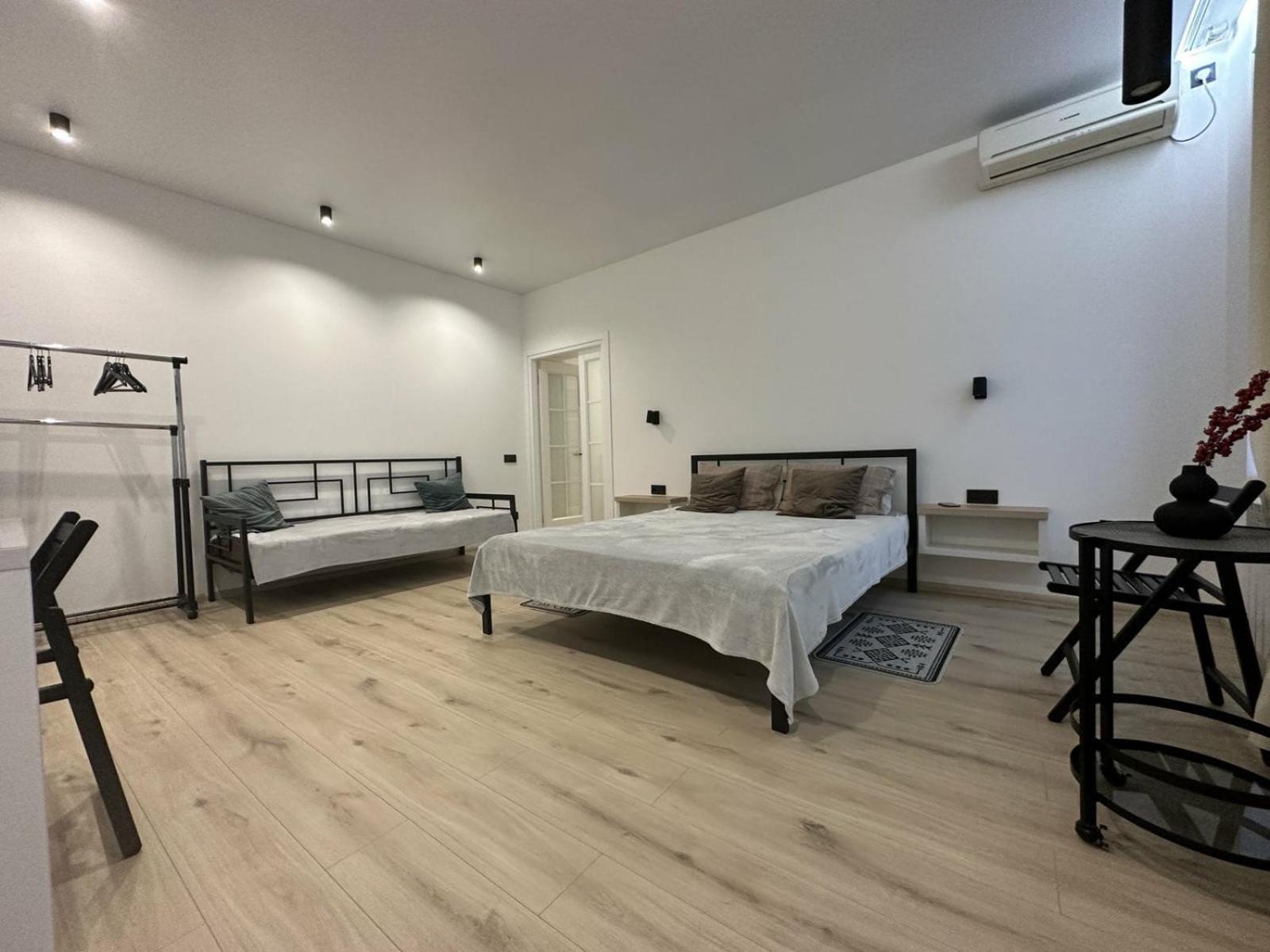 Soborna Apartment Rivne Buitenkant foto