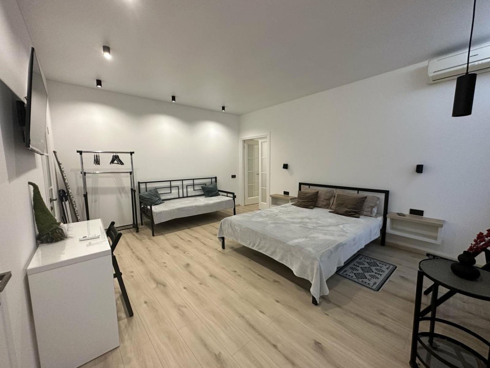 Soborna Apartment Rivne Buitenkant foto