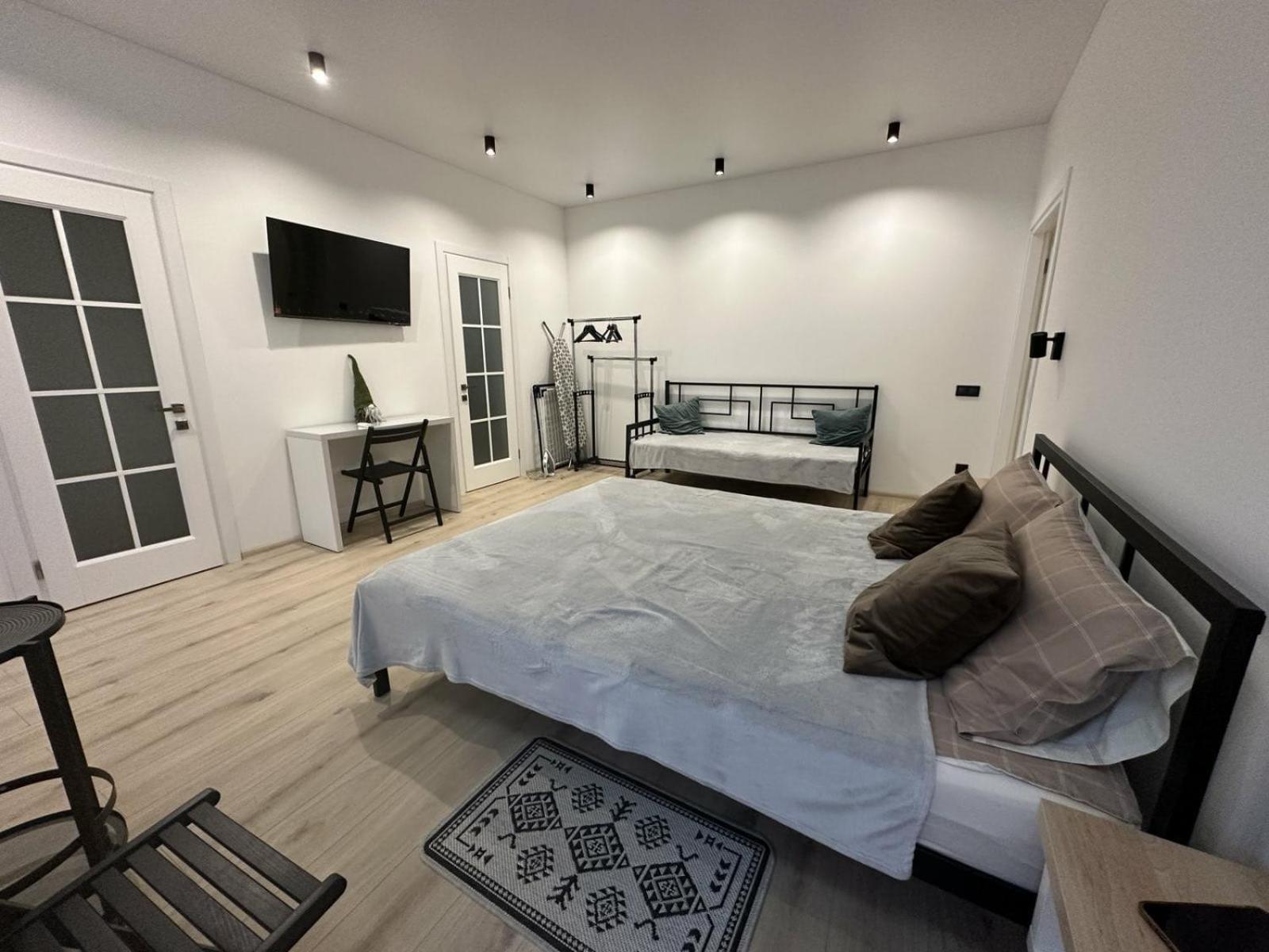 Soborna Apartment Rivne Buitenkant foto