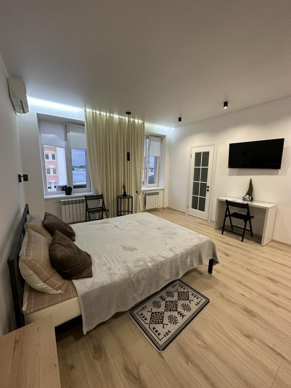Soborna Apartment Rivne Buitenkant foto