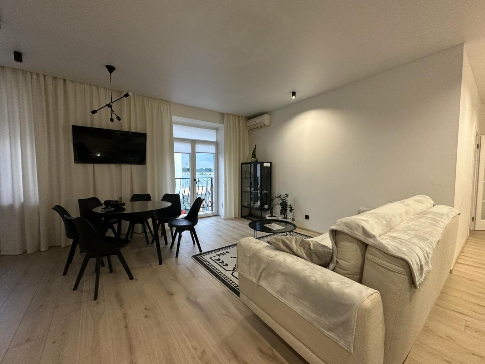 Soborna Apartment Rivne Buitenkant foto